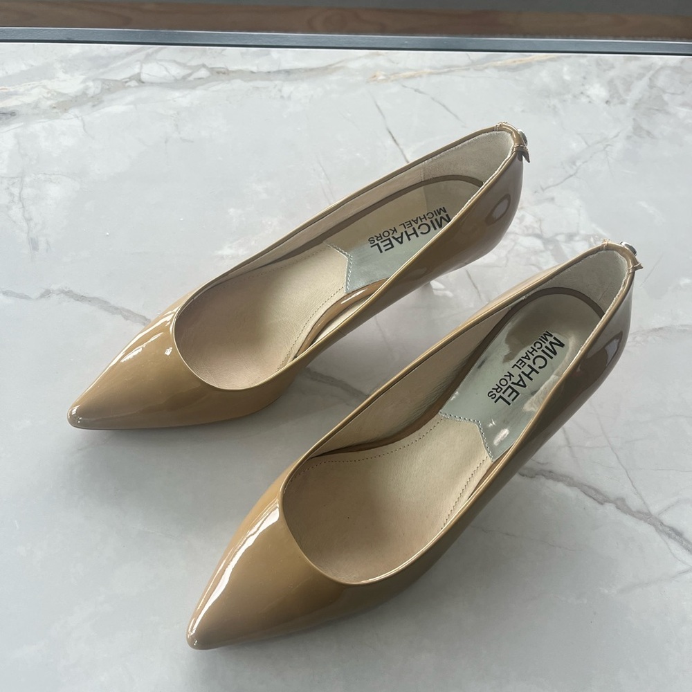 Michael Kors Beige Patent Leather Pumps